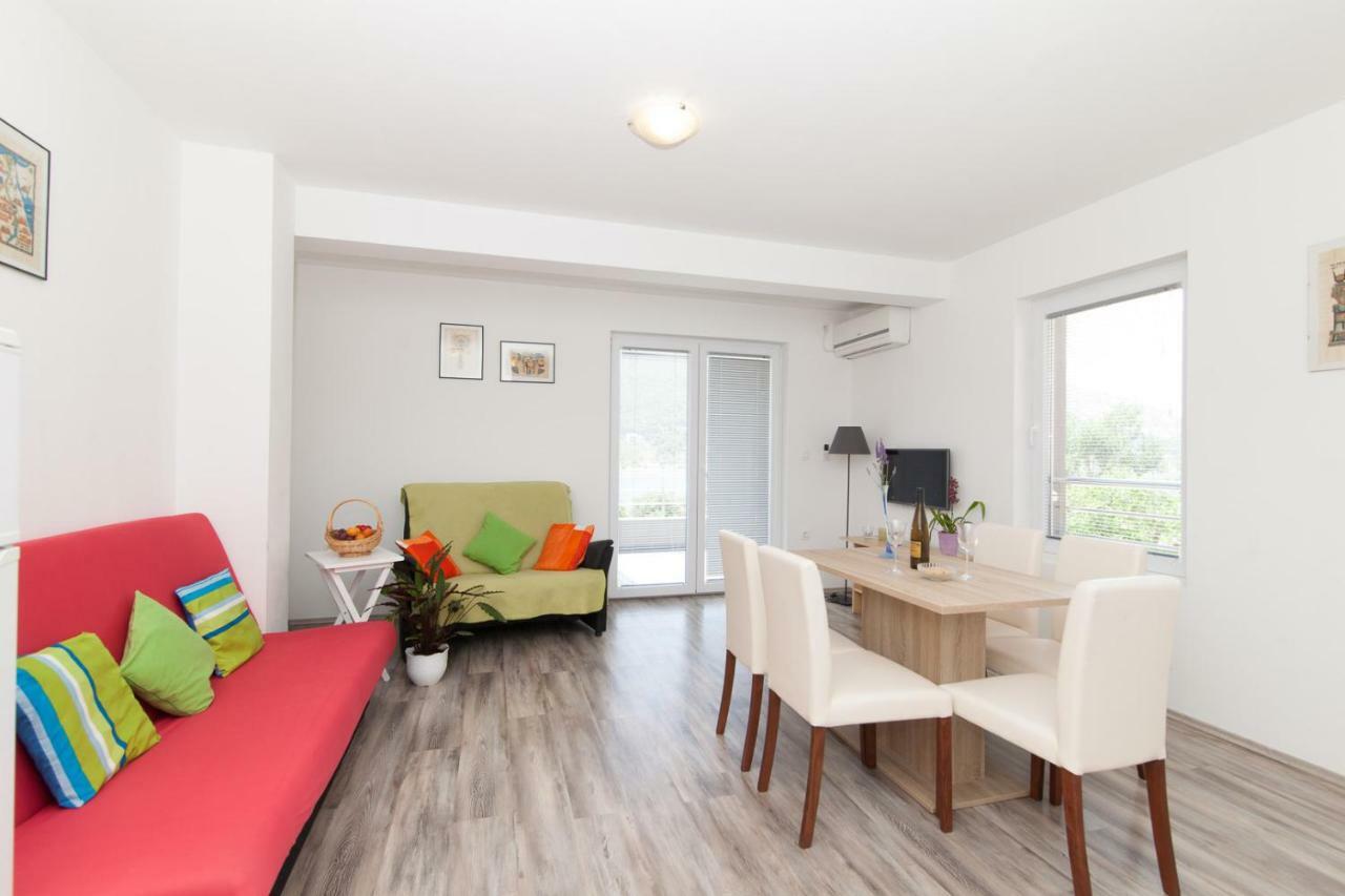 Apartments Timbar Grebastica Exterior photo
