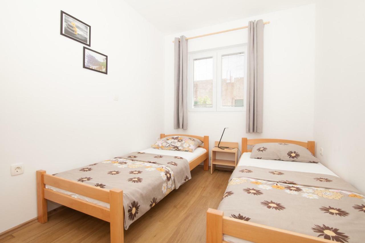Apartments Timbar Grebastica Exterior photo