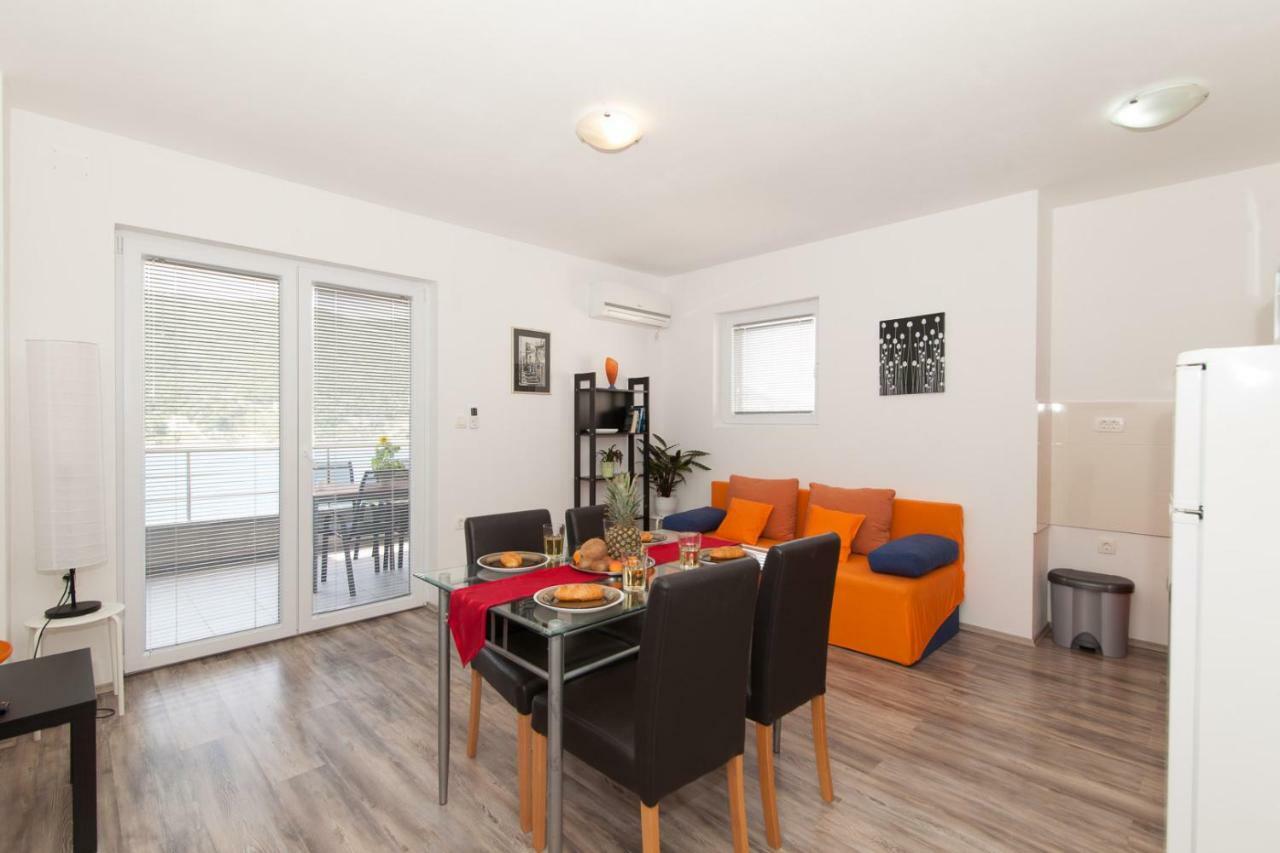 Apartments Timbar Grebastica Exterior photo